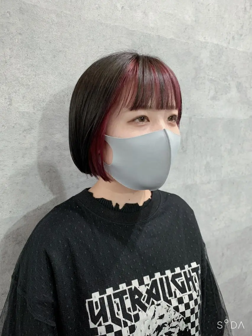 ショート カラー ミストバング ブリーチ  フェイスフレーミング レッドカラー バイオレットカラー _WHITE 天神店 YUMEKA🐻のヘアスタイル