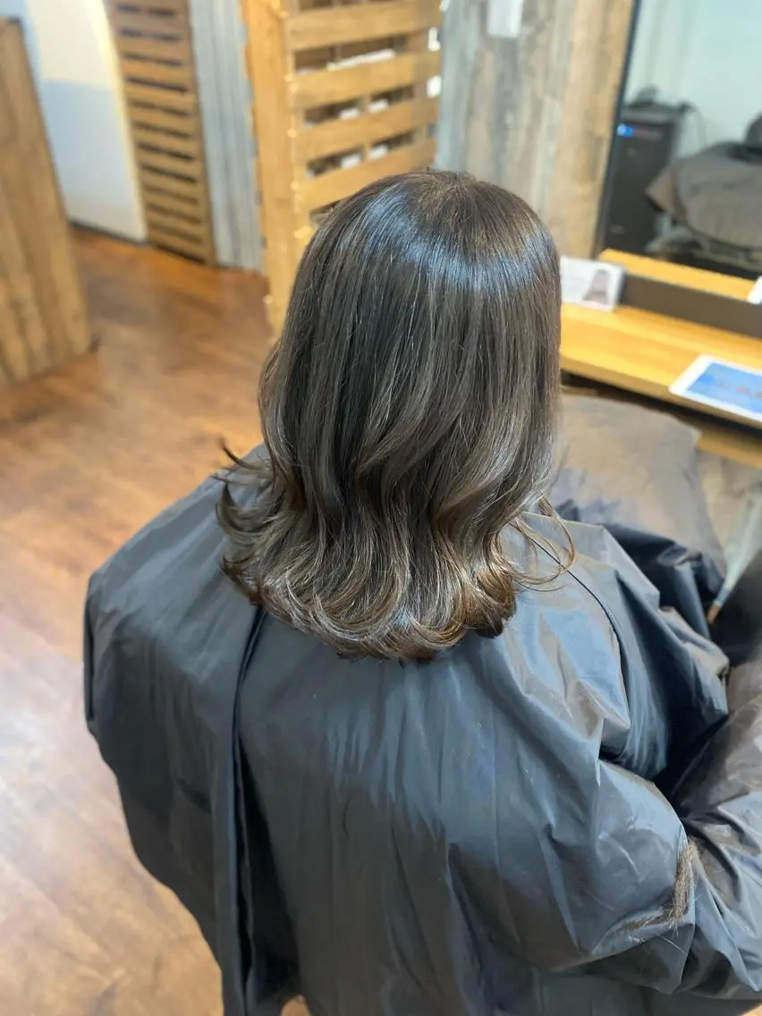 ミディアム カラー グレージュ カット ヘアカラー Luzir⭐︎ GEN⭐︎のヘアスタイル