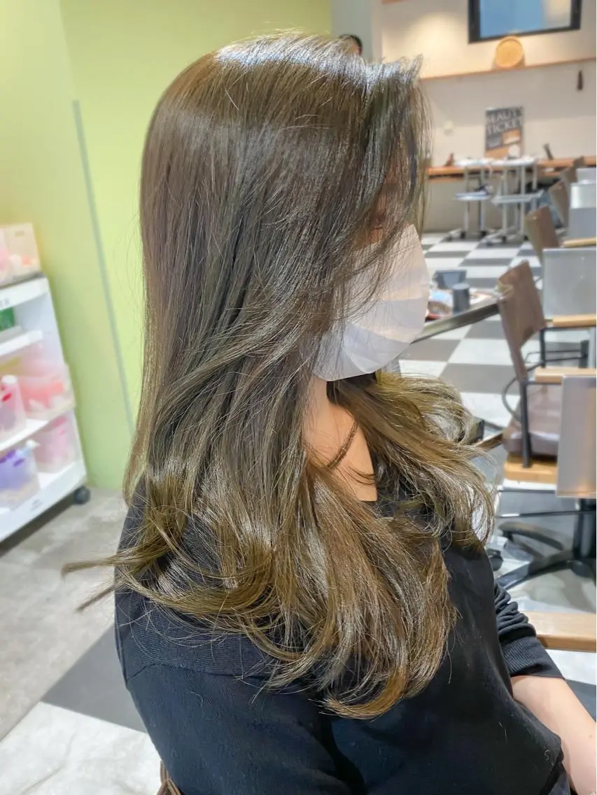 ロング カラー ロングレイヤー オリーブカラー レイヤーカット ロング ハッシュカット/艶感 カラー/ユウキ✨のヘアスタイル
