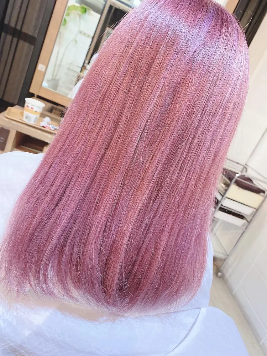 セミロング BRAS ナカガワのヘアスタイル