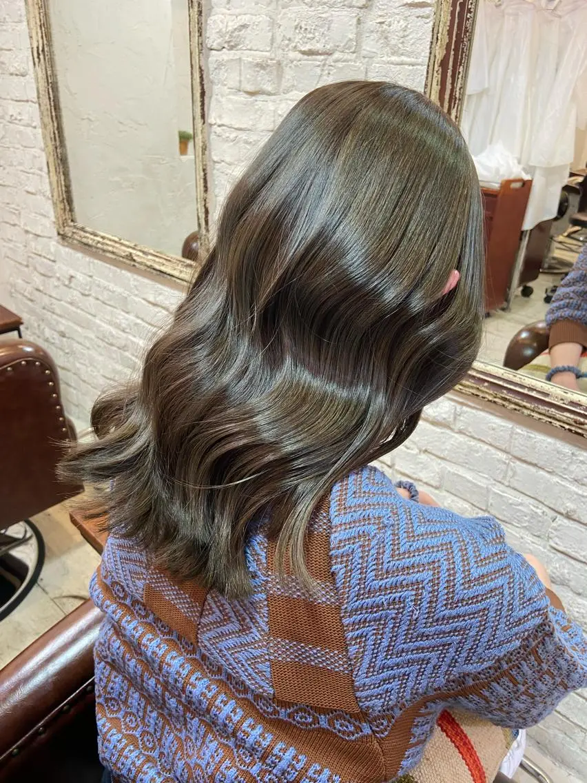 カラー ベージュカラー ケアカラー オリーブベージュ ダメージレス美容師 🌱水島侑理のヘアスタイル