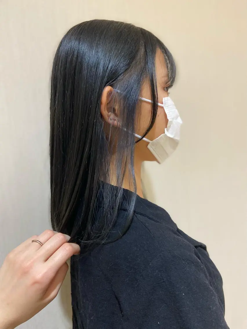 セミロング カラー ヘアアレンジ ブリーチ イヤリングカラー ヘアカラー 🦋髪質改善🦋 眞井琴美のヘアスタイル