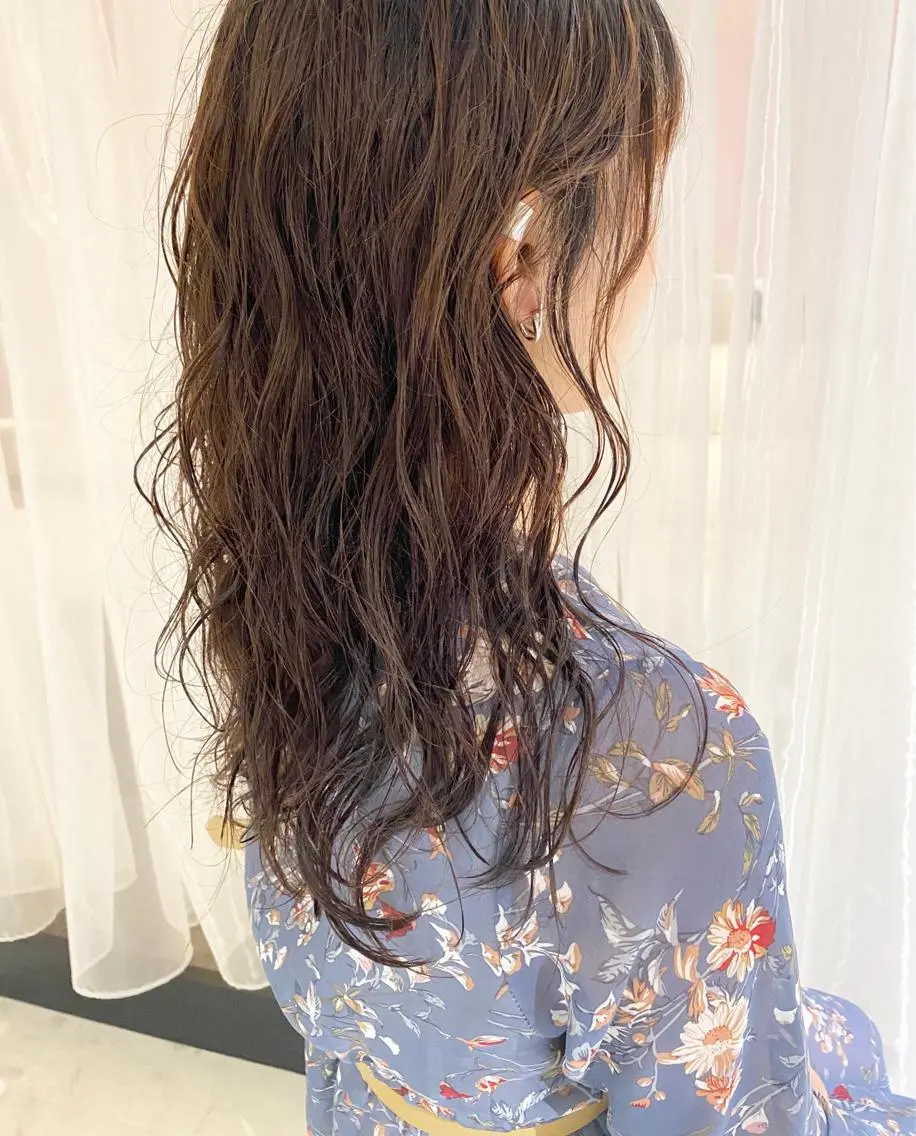 ロング パーマ 藤井 貴美子のヘアスタイル