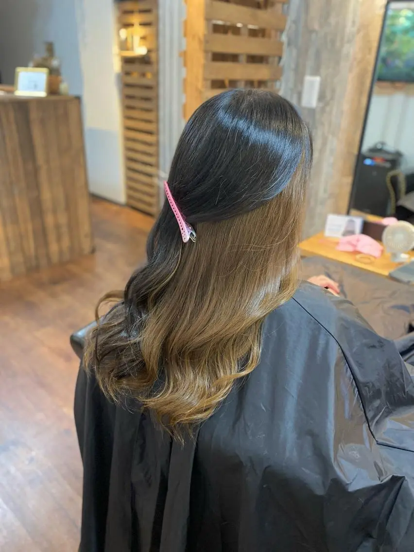 セミロング カラー ブリーチ インナーカラー カット ヘアカラー トリートメント Luzir⭐︎ GEN⭐︎のヘアスタイル