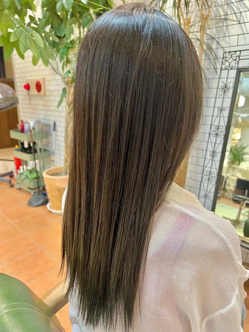 ロング カラー カット ヘアカラー トリートメント 石井 佑樹のヘアスタイル