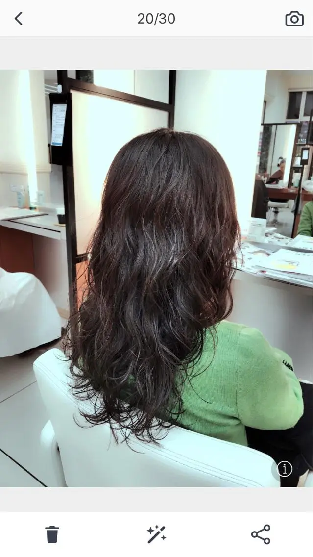 セミロング カラー パーマ イルミナカラー エアウェーブ カット パーマ 奈良崎 和弘のヘアスタイル
