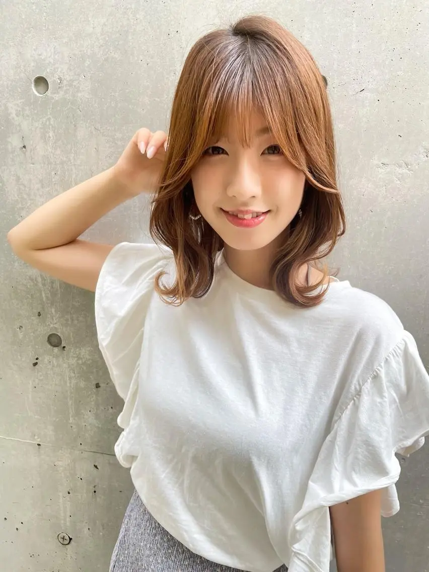 ミディアム カラー アッシュ 黒髪 ブリーチ ブルーカラー ブルーブラック オリーブカラー 特化　　kaiのヘアスタイル