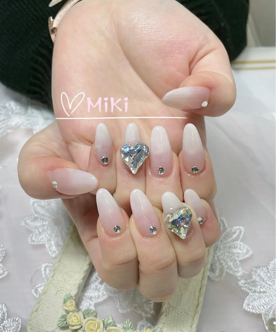 ネイル 🦋 MiKi 🦋 ネイルサロンのネイルデザイン