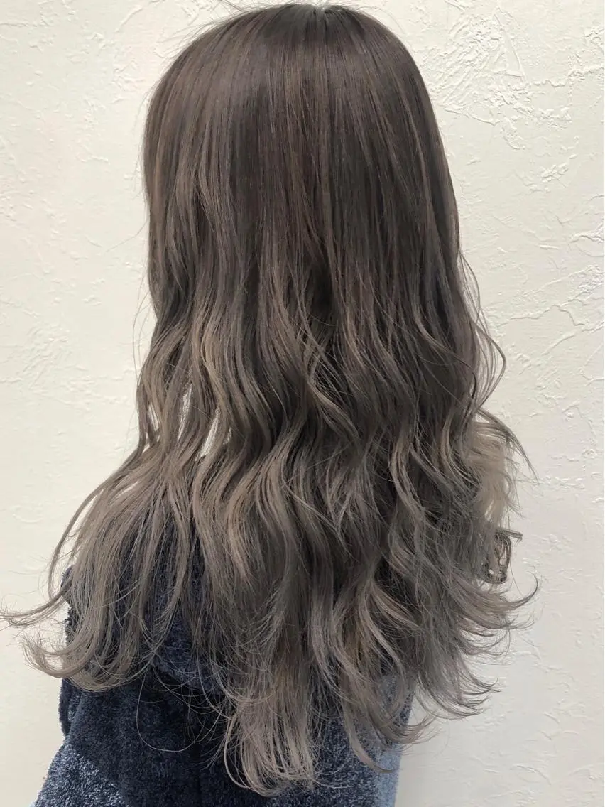 ロング カラー ハイトーンカラー ヘアカラー 🤍2nd🤍田所 美希のヘアスタイル