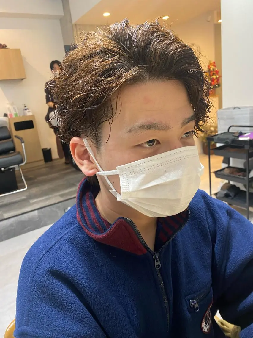 ミディアム パーマ メンズ カット パーマ トリートメント 似合う髪型見つけます AYAKAのヘアスタイル