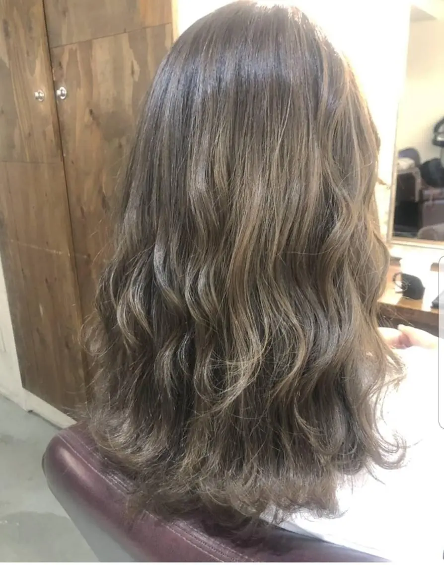 セミロング ヘアカラー トリートメント 🇰🇷透明感×ハイ トーン🌟tomoのヘアスタイル