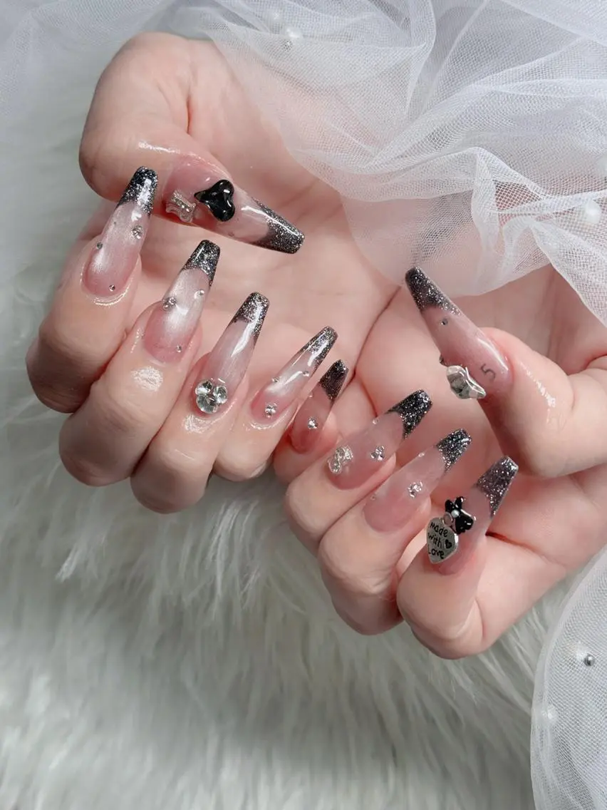 ネイル フレンチネイル ジェルネイル ハロウィン 韓国ネイル マグネットネイル ハンドネイル H.baby Nail Salonのネイルデザイン