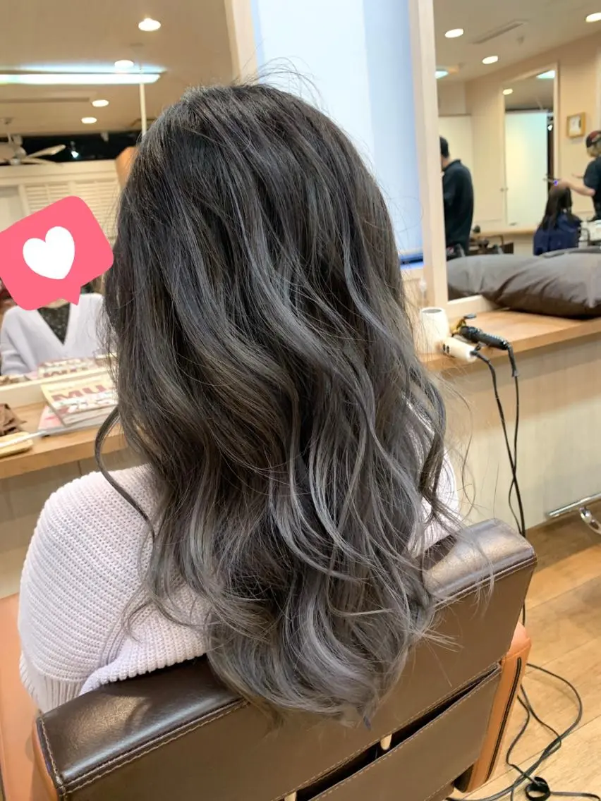 ロング カラー デザインカラー シルバー NUMBER 天王寺 🌼yuriのヘアスタイル