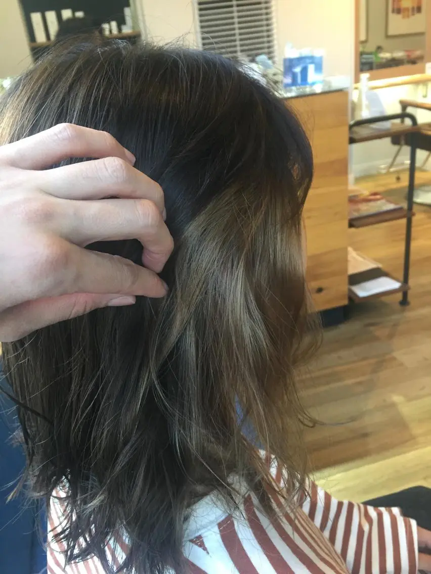 セミロング カラー アッシュ ベージュカラー ヘアカラー トリートメント ツキダテ ユイのヘアスタイル