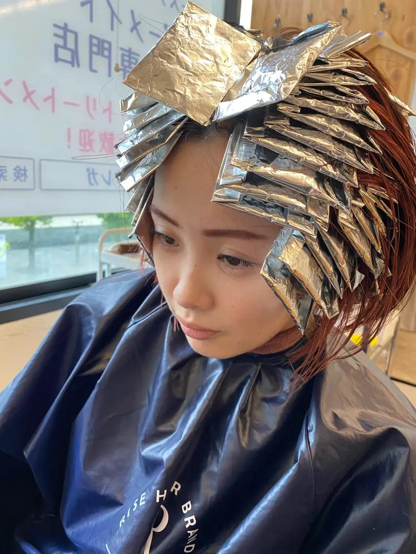 ショート カラー ブリーチ ハイライトカラー ハイライト ブリーチカラー 美髪矯正takaraのヘアスタイル