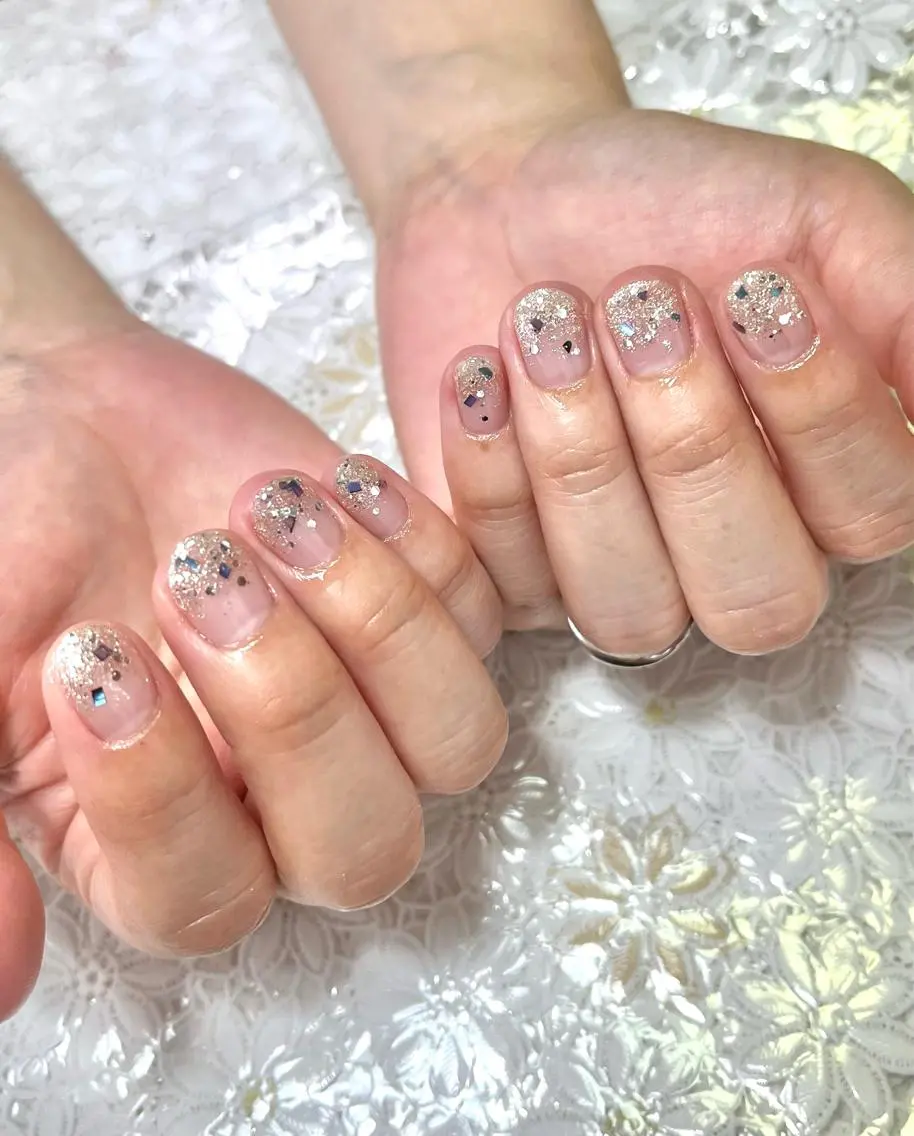 ネイル ジェルネイル キラキラネイル 韓国ネイル パラジェル ショートネイル nails' it...のネイルデザイン