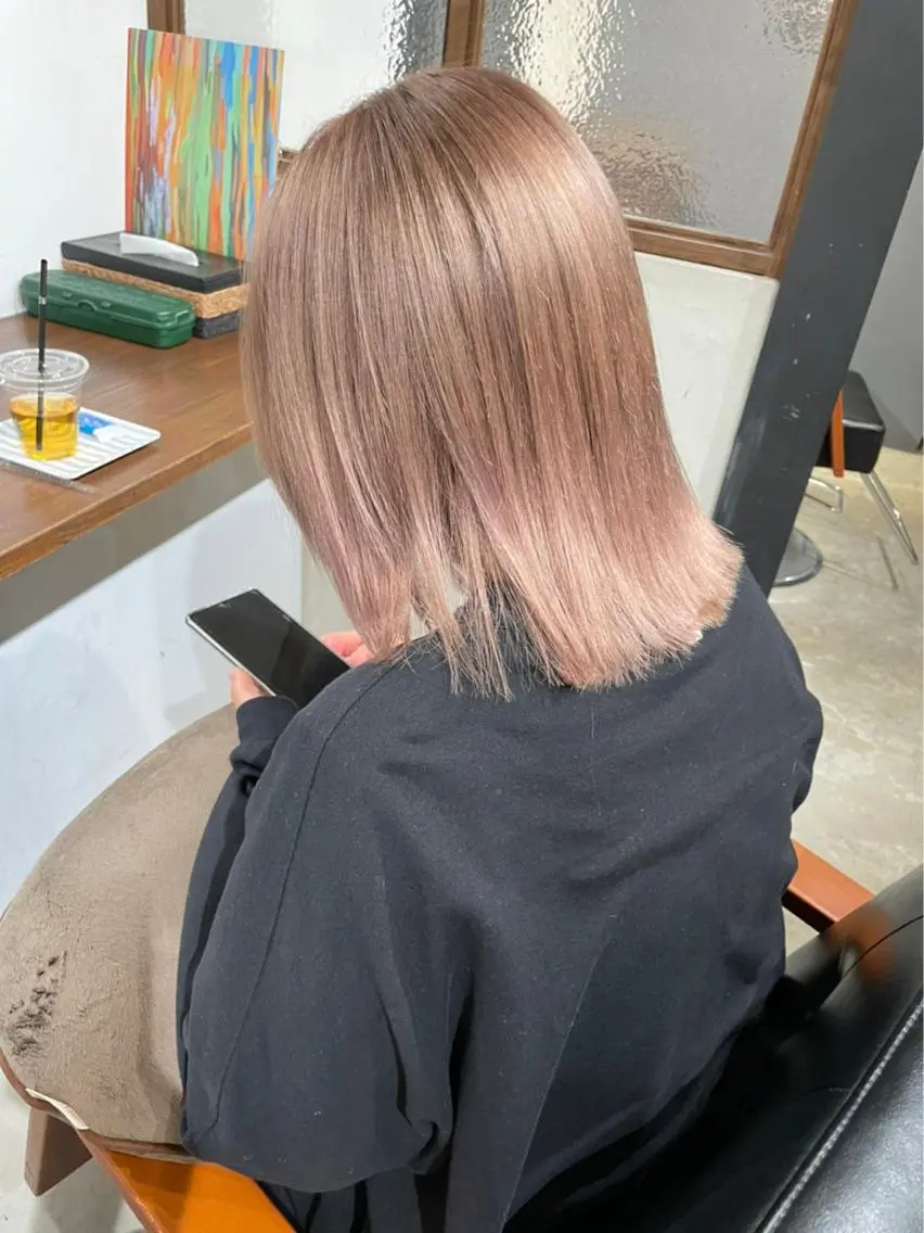 カラー ベージュカラー ミルクティーベージュ 木村 朱里のヘアスタイル
