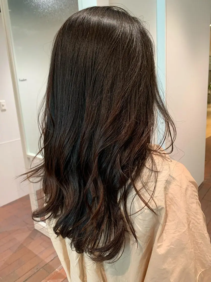 セミロング レイヤーカット 透明感カラー ボブ 髪と心を整える美容師のヘアスタイル