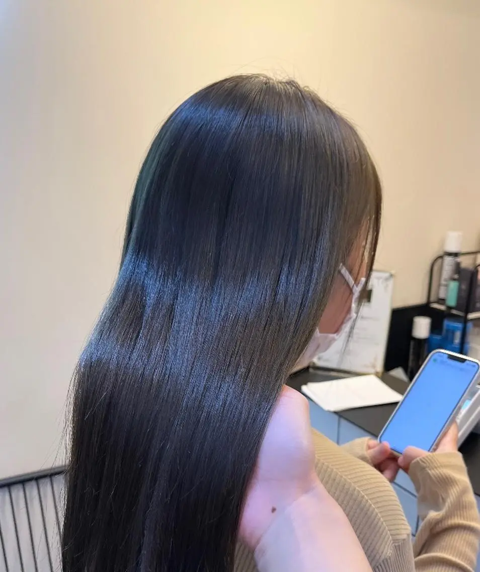 セミロング カラー ヘアカラー ハイトーンカラー 🦋yuri🦋のヘアスタイル