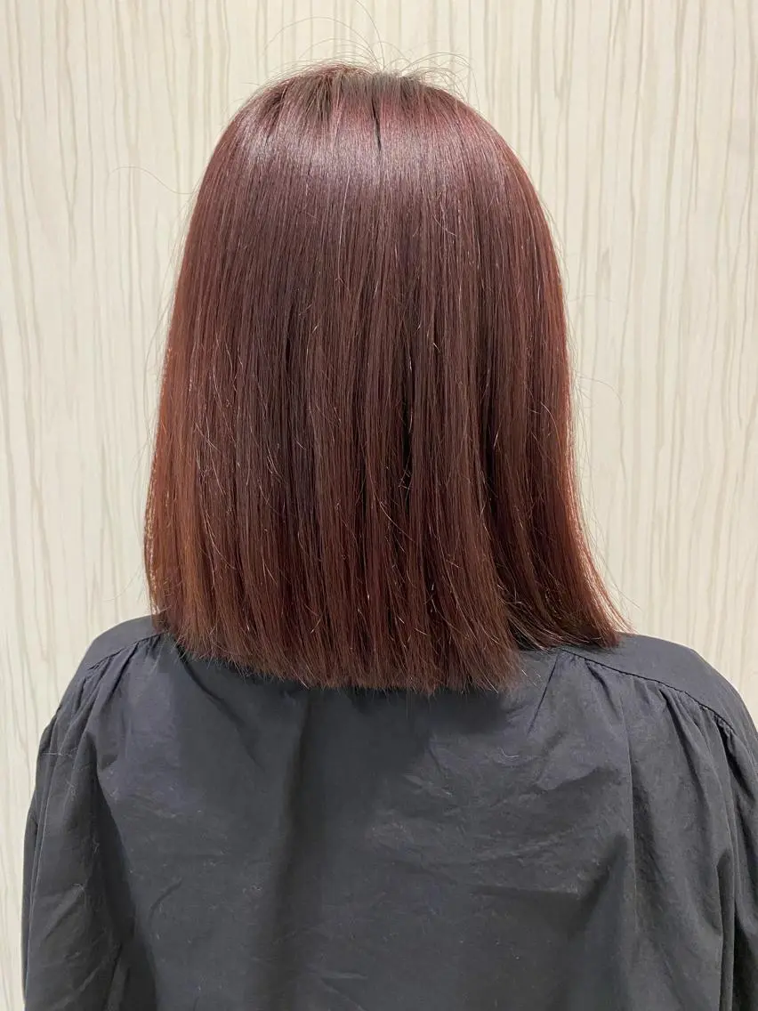 ミディアム カラー ヘアアレンジ ワンレンボブ レッドカラー ボブ 🥀暖色韓国ヘア💕 保科侑花のヘアスタイル