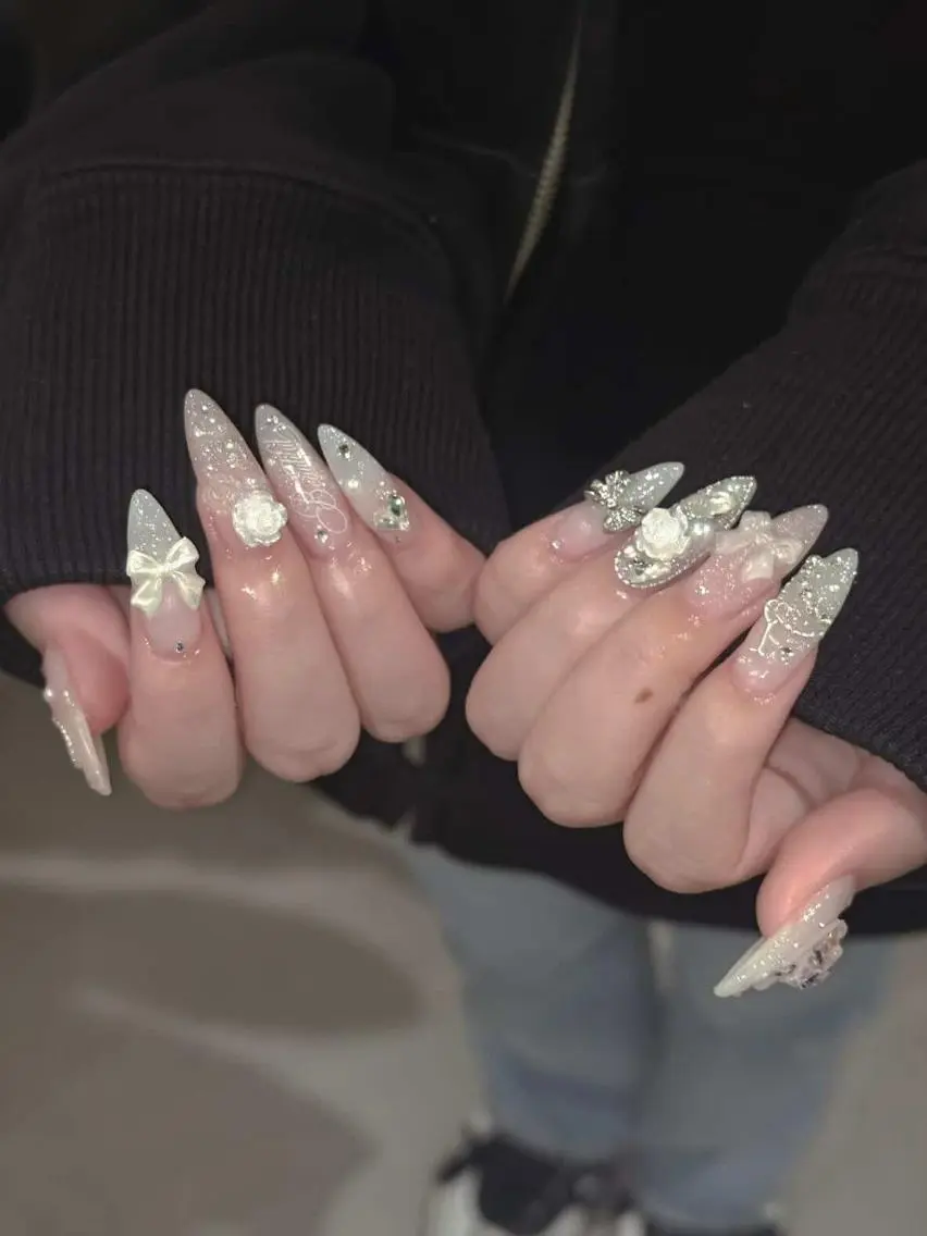 ネイル ハンドネイル Luna Nailsのネイルデザイン