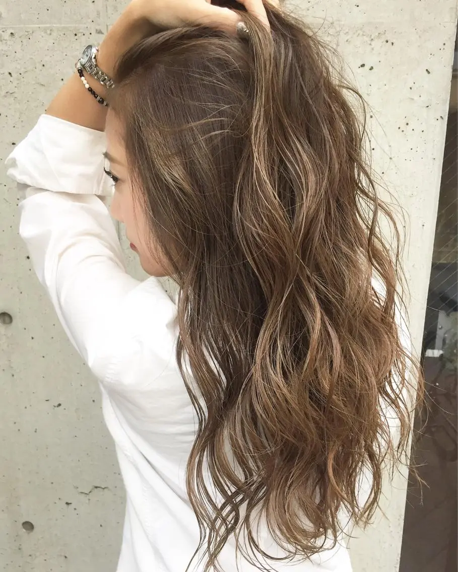 ロング カラー パーマ ヘアアレンジ メンズ キッズ ネイル マツエク・マツパ メンズブリーチ メンズハイライト メンズインナーカラー ブリーチ グラデーションカラー 顔まわりレイヤー× 韓国ヘアオタベシンヤのヘアスタイル