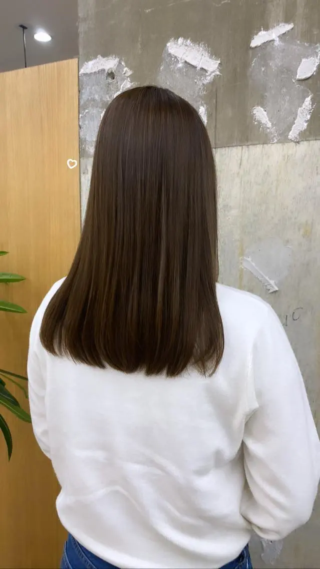 ロング KVELL ユナのヘアスタイル