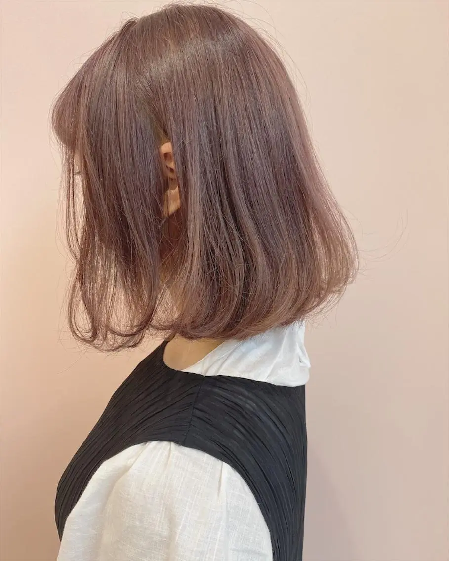 ミディアム パープルカラー 西本 夏美のヘアスタイル