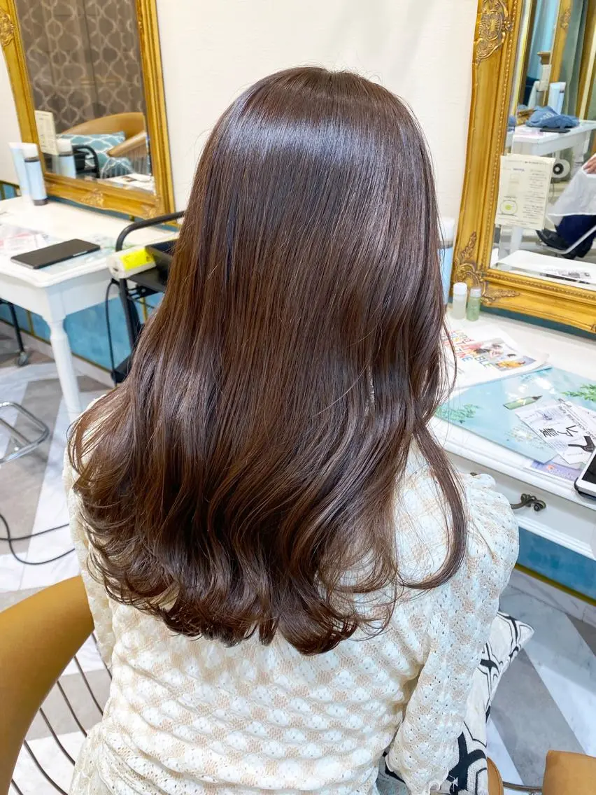 ミディアム カット ヘアカラー トリートメント レイヤーカット /透明感カラー西田のヘアスタイル