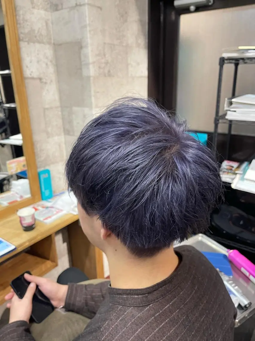 ショート カラー メンズ ネイビーカラー シルバー カット ヘアカラー トリートメント メンズ特化美容師 大貫友也のヘアスタイル