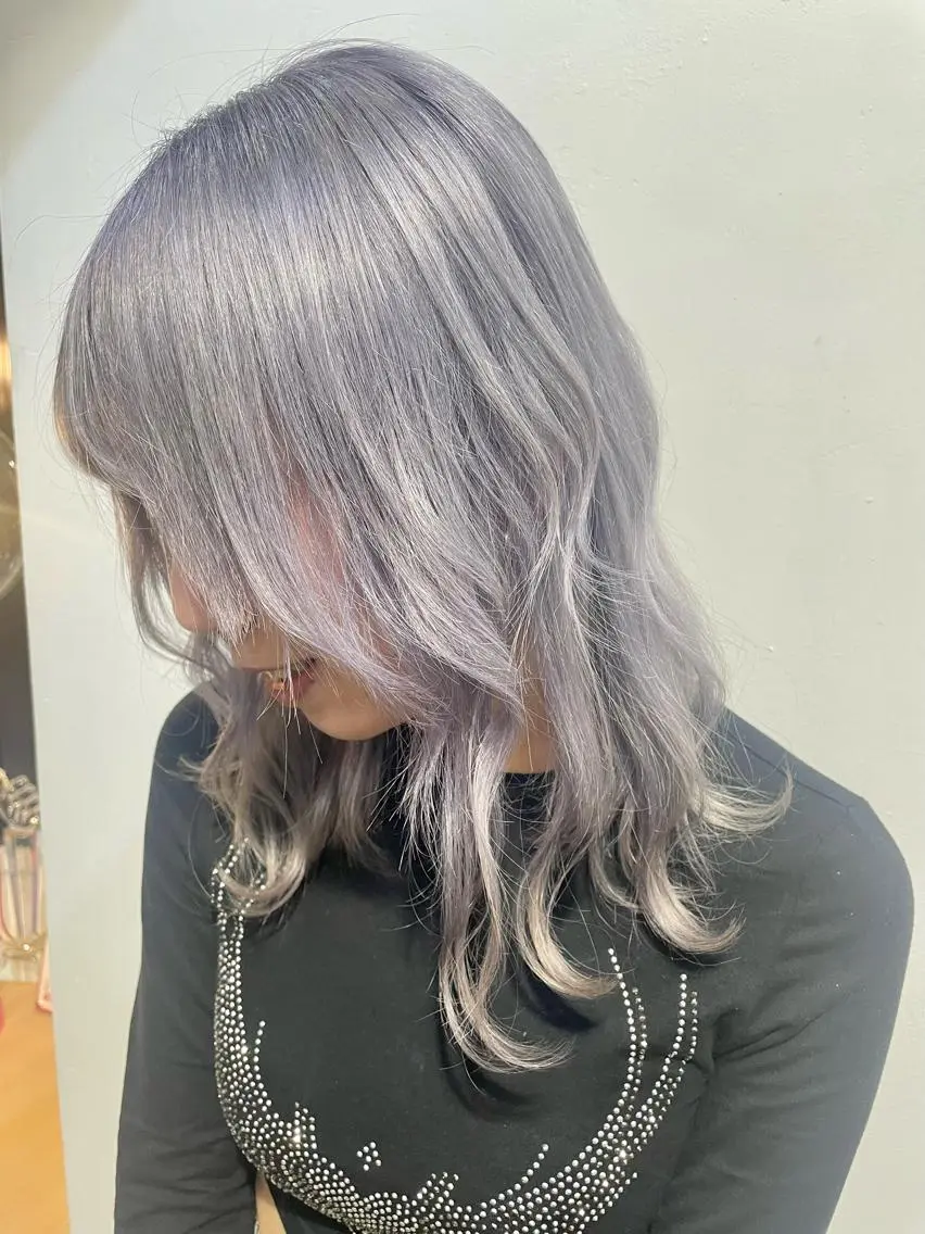 セミロング カラー 平澤 萌香のヘアスタイル