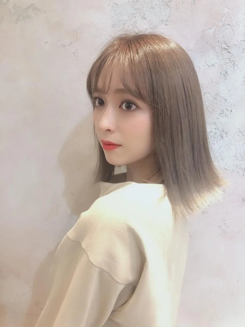 ミディアム ボブ 外ハネヘア カット ヘアカラー トリートメント 代表山口ひな 髪質改善のプロのヘアスタイル