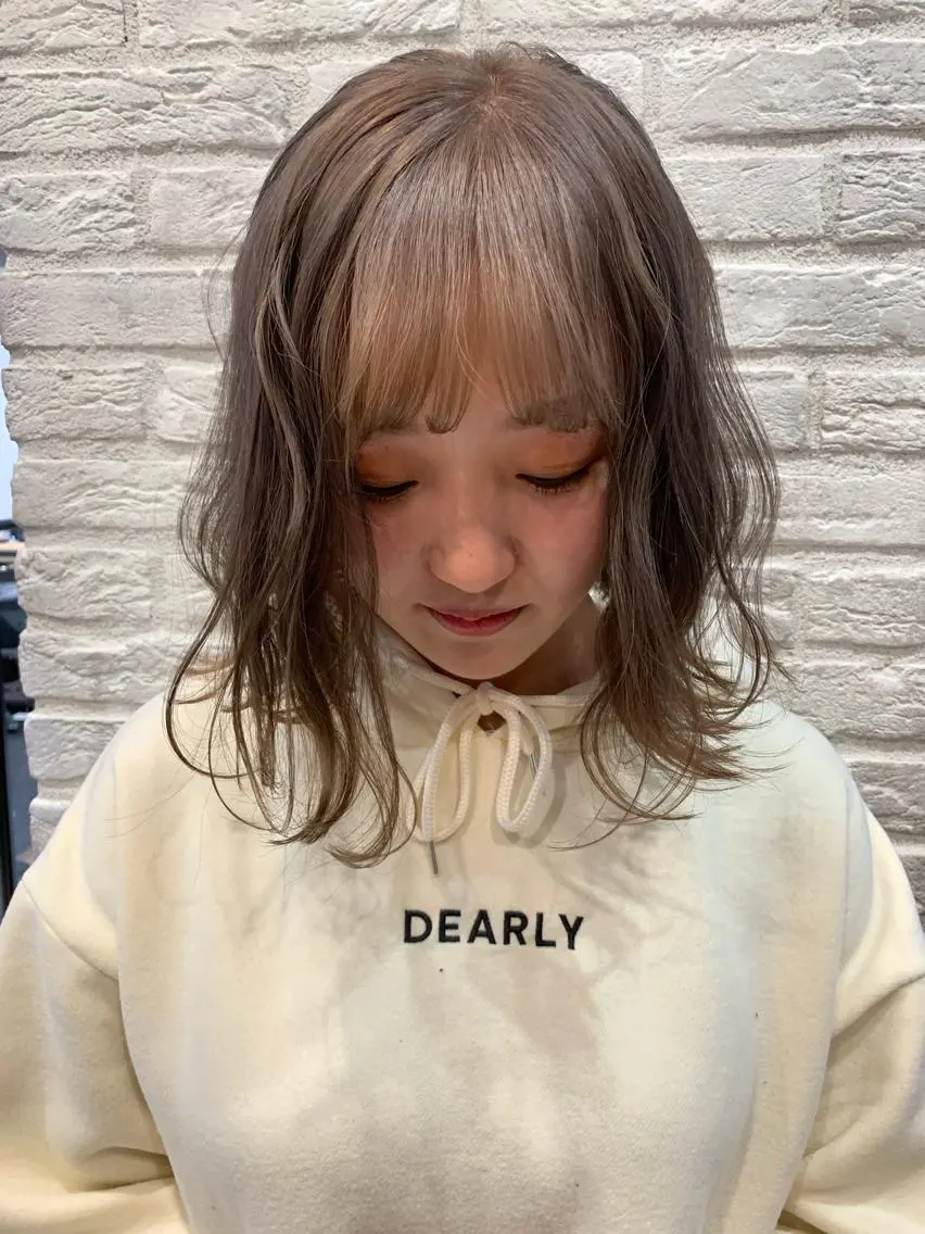 ミディアム カラー 韓国レイヤー×艶髪 ハイトーンRyukiのヘアスタイル