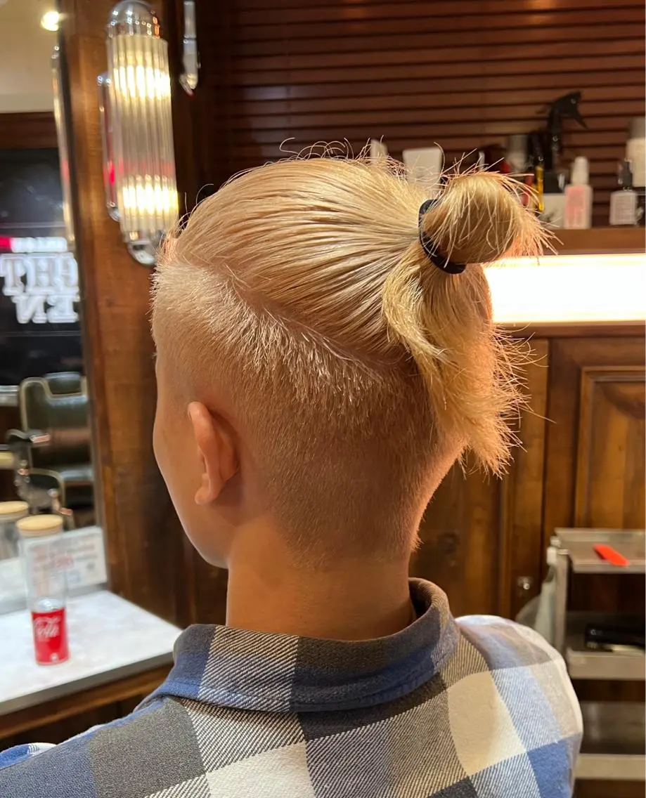 ショート カラー メンズ ヘアカラー トリートメント 🎱メンズフェード 特化HYOGA🎱のヘアスタイル