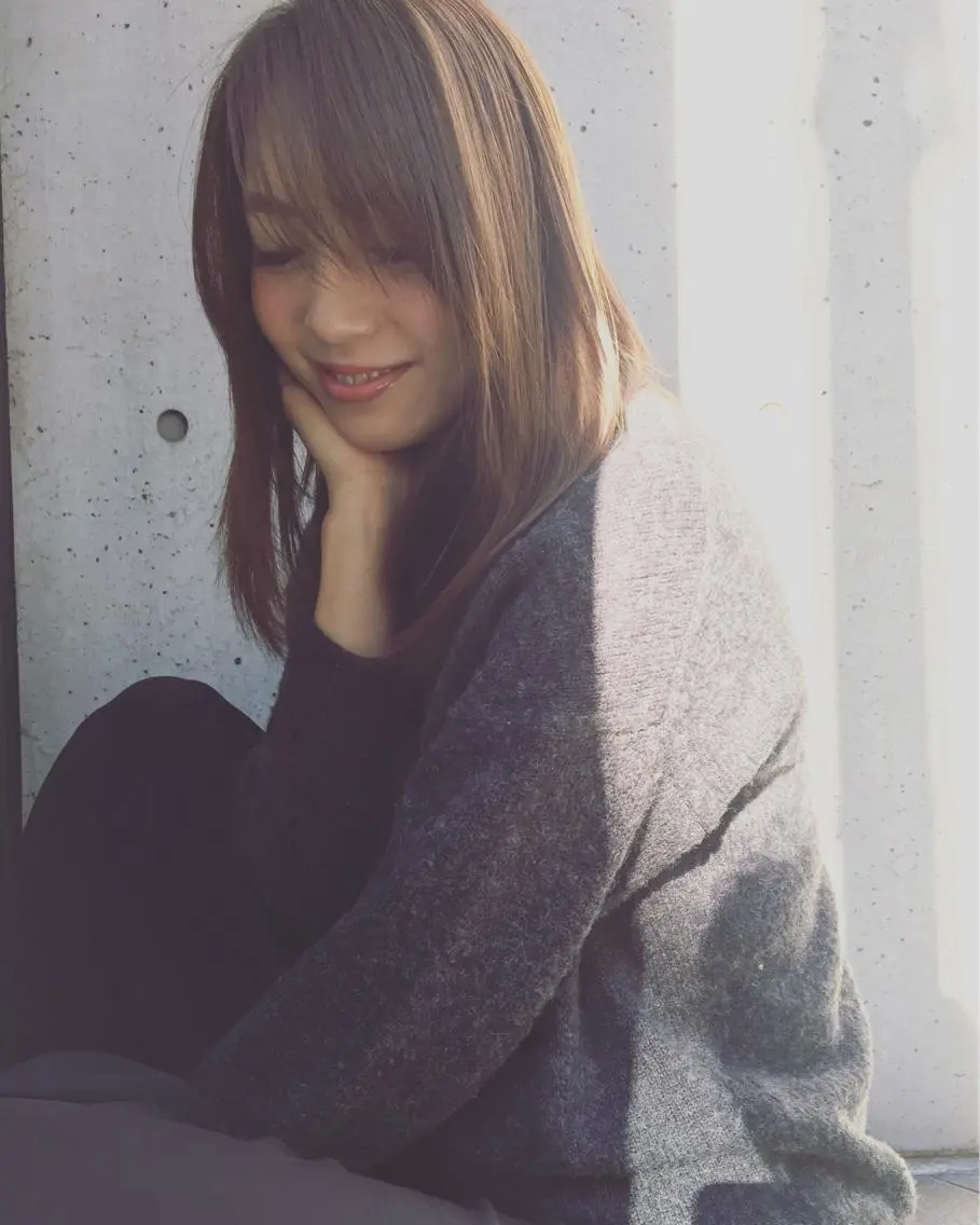 ショート ミディアム セミロング ロング カラー パーマ ヘアアレンジ メンズ キッズ ネイル マツエク・マツパ ミディアムパーマ メンズブリーチ メンズハイライト メンズハイトーン メンズインナーカラー 小田部慎也 海外レイヤー×艶髪のヘアスタイル