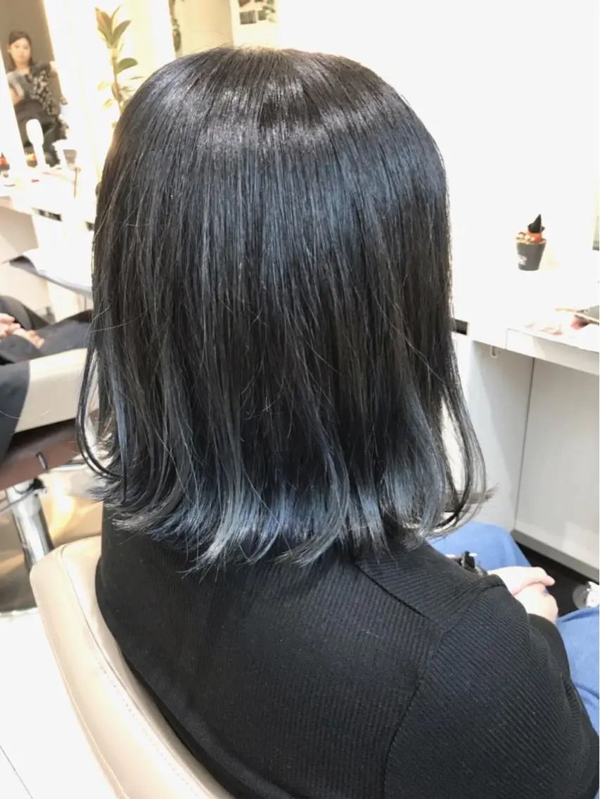 ショート カラー 切りっぱなしボブ グレージュ ラベンダーカラー ボブ 山崎俊輔/髪質改善 /バレイヤージュのヘアスタイル