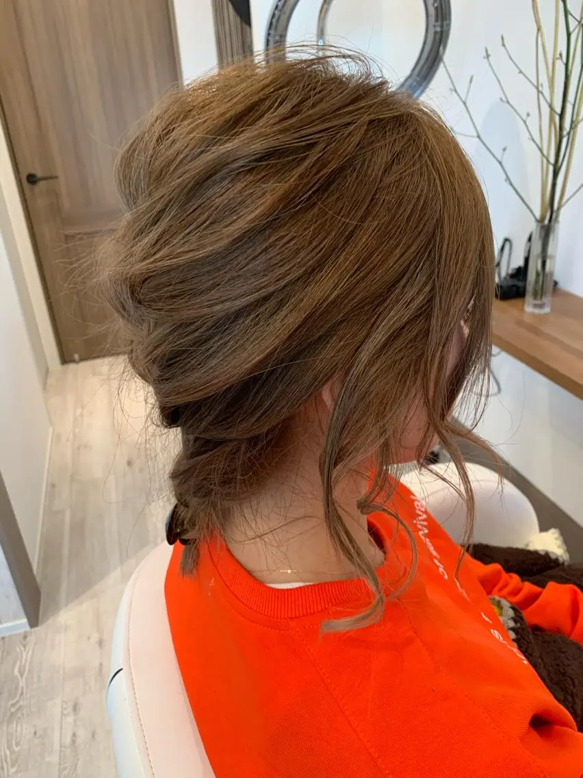 ミディアム ヘアアレンジ ALLURE hair&esteの眉毛・アイブロウイメージ