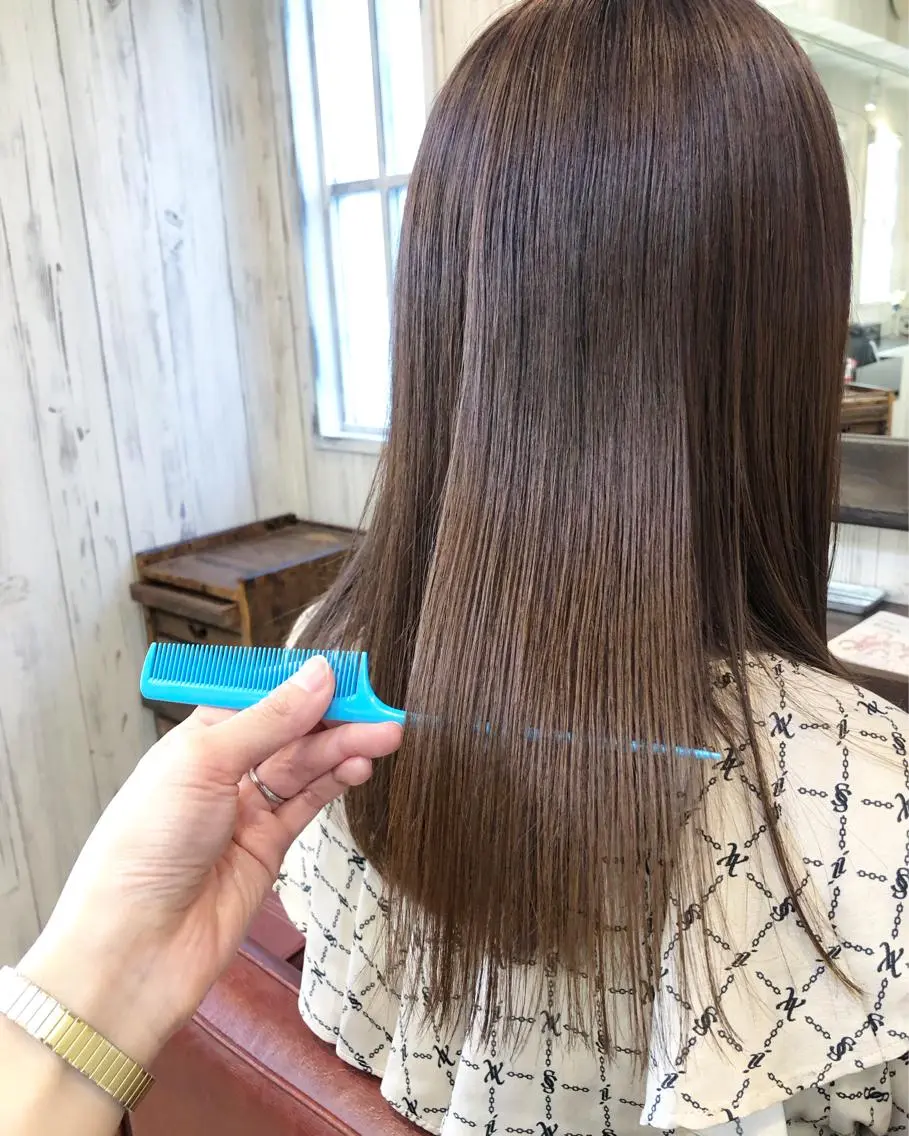 セミロング カラー 透明感カラー カット ヘアカラー トリートメント 伊藤 みきのヘアスタイル