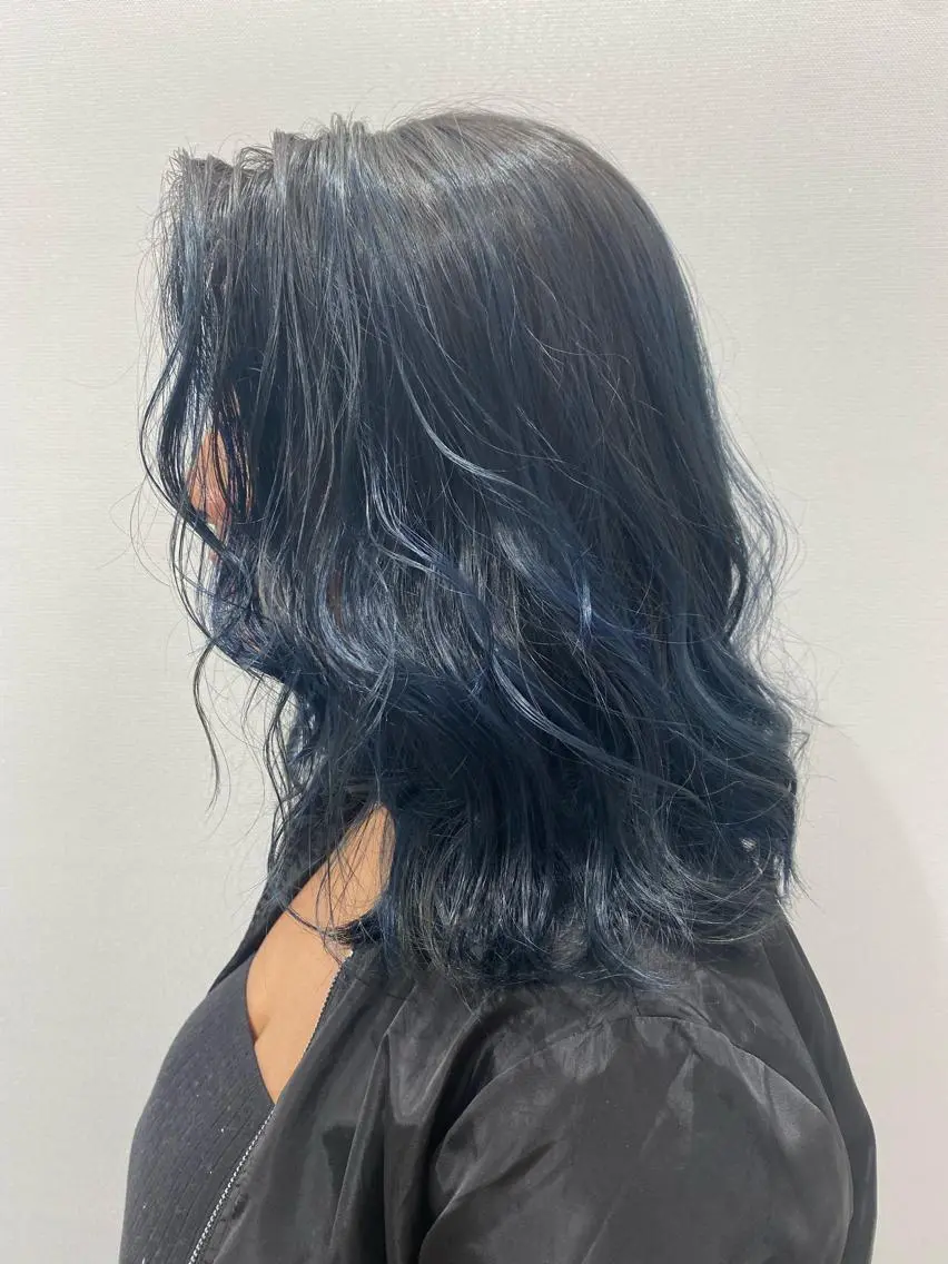 ミディアム カラー カット ヘアカラー パーマ カマチョ タイスのヘアスタイル