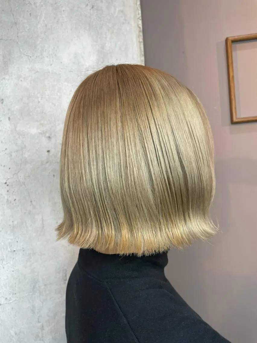 カラー ブリーチ STELLA 小林優真のヘアスタイル