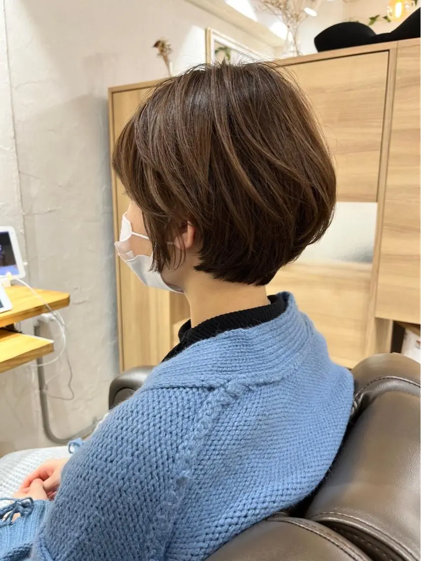 ミディアム カラー 小原 慧美のヘアスタイル