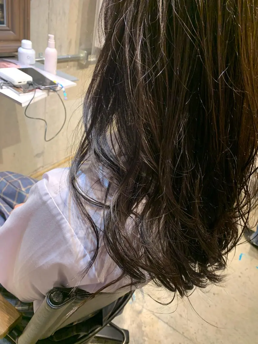 カラー ダークグレー ダークグレージュ グレージュ 吉沢遣人/レイヤー 艶カラー/抜け感のヘアスタイル