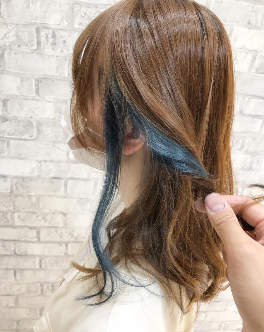 ミディアム カラー ヘアアレンジ ベージュカラー ブリーチ ブルーカラー イヤリングカラー インナーカラー カット ヘアカラー トリートメント 秋山 幸太のヘアスタイル