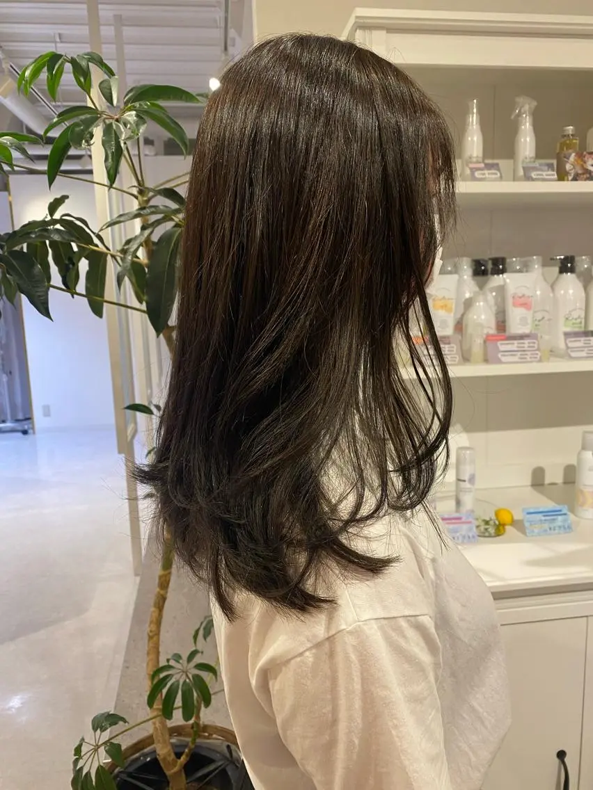 セミロング カット ヘアカラー トリートメント 梛木 唯のヘアスタイル