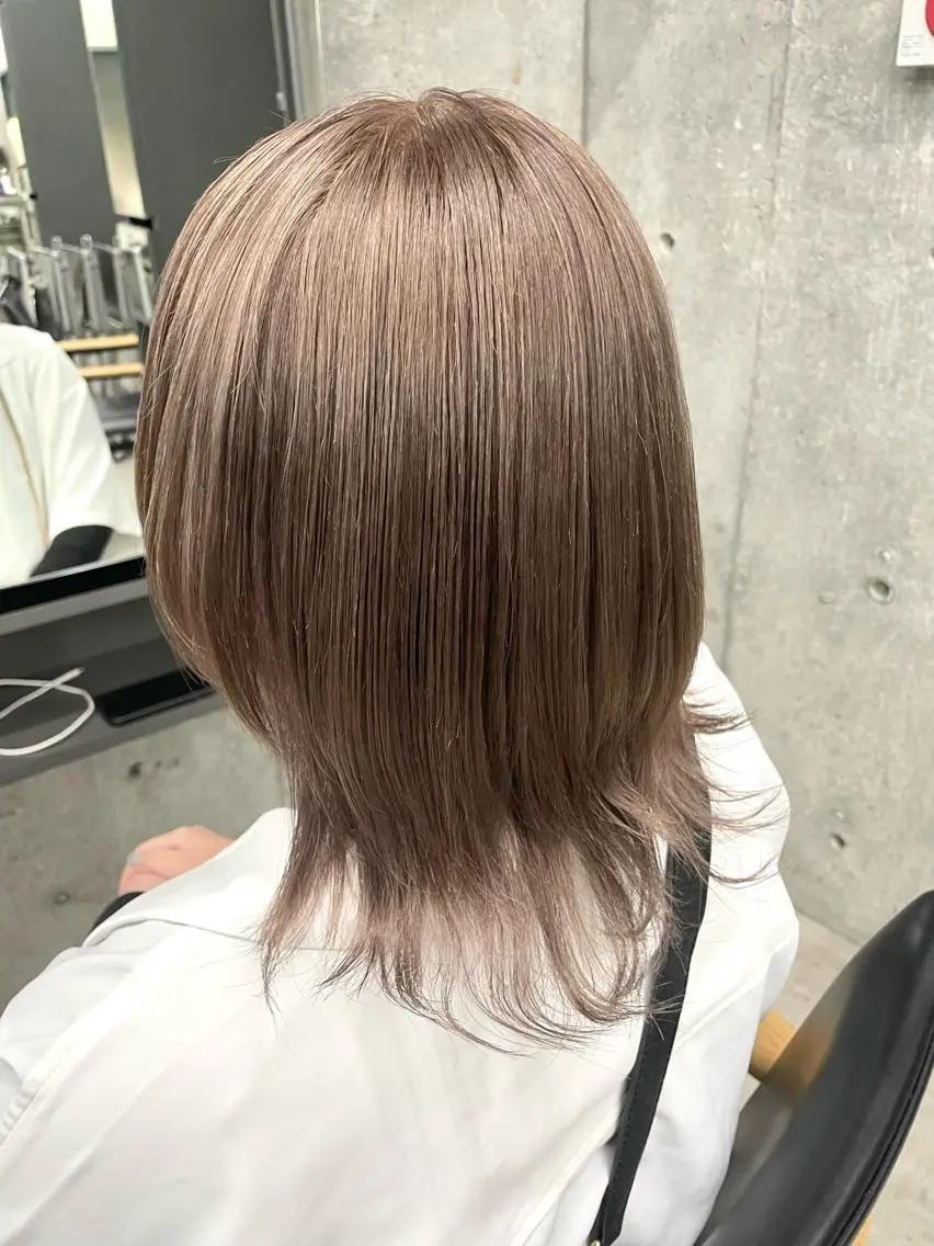 ミディアム カラー ブリーチ ケアブリーチ ダブルカラー インナーカラー 推し ブリーチ 髪質改善のヘアスタイル