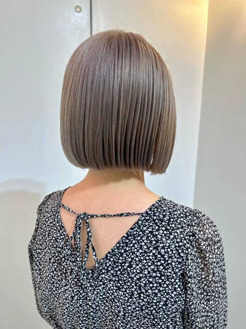 ショート カラー ヘアアレンジ 🧨ブリーチー×ボブ レイヤー💎じゅえるのヘアスタイル