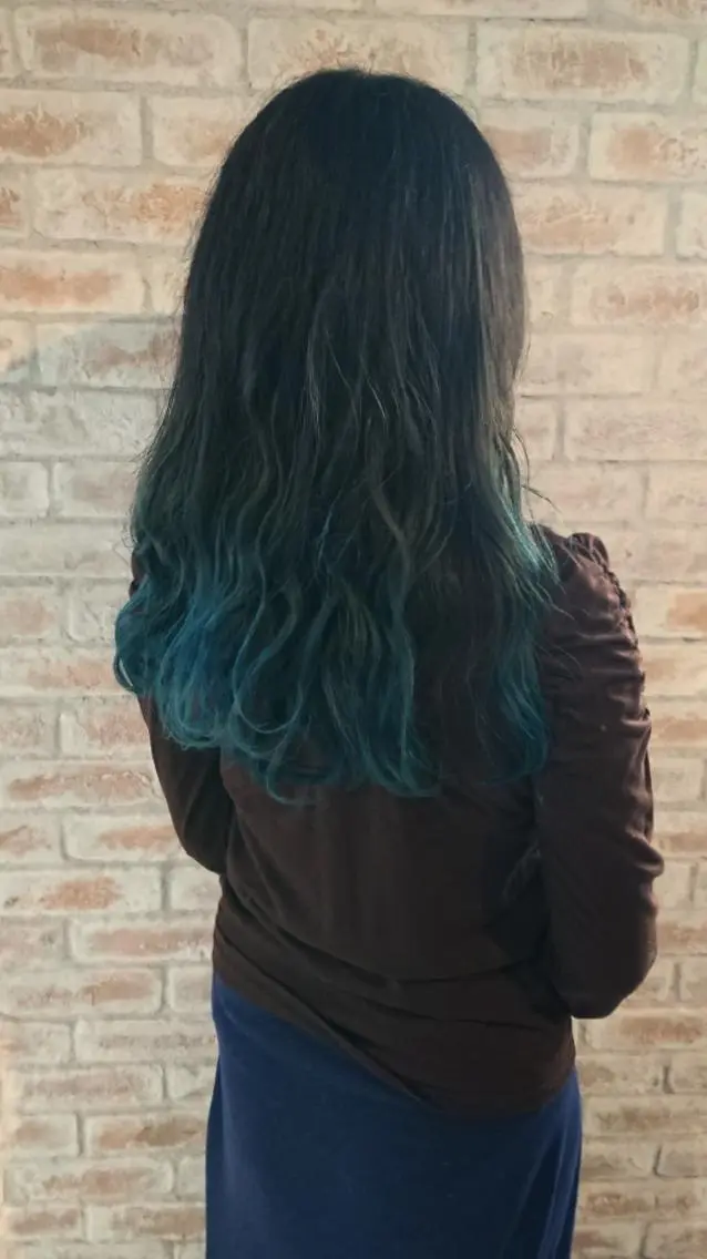 ロング カラー グラデーションカラー 赤松 摩美のヘアスタイル