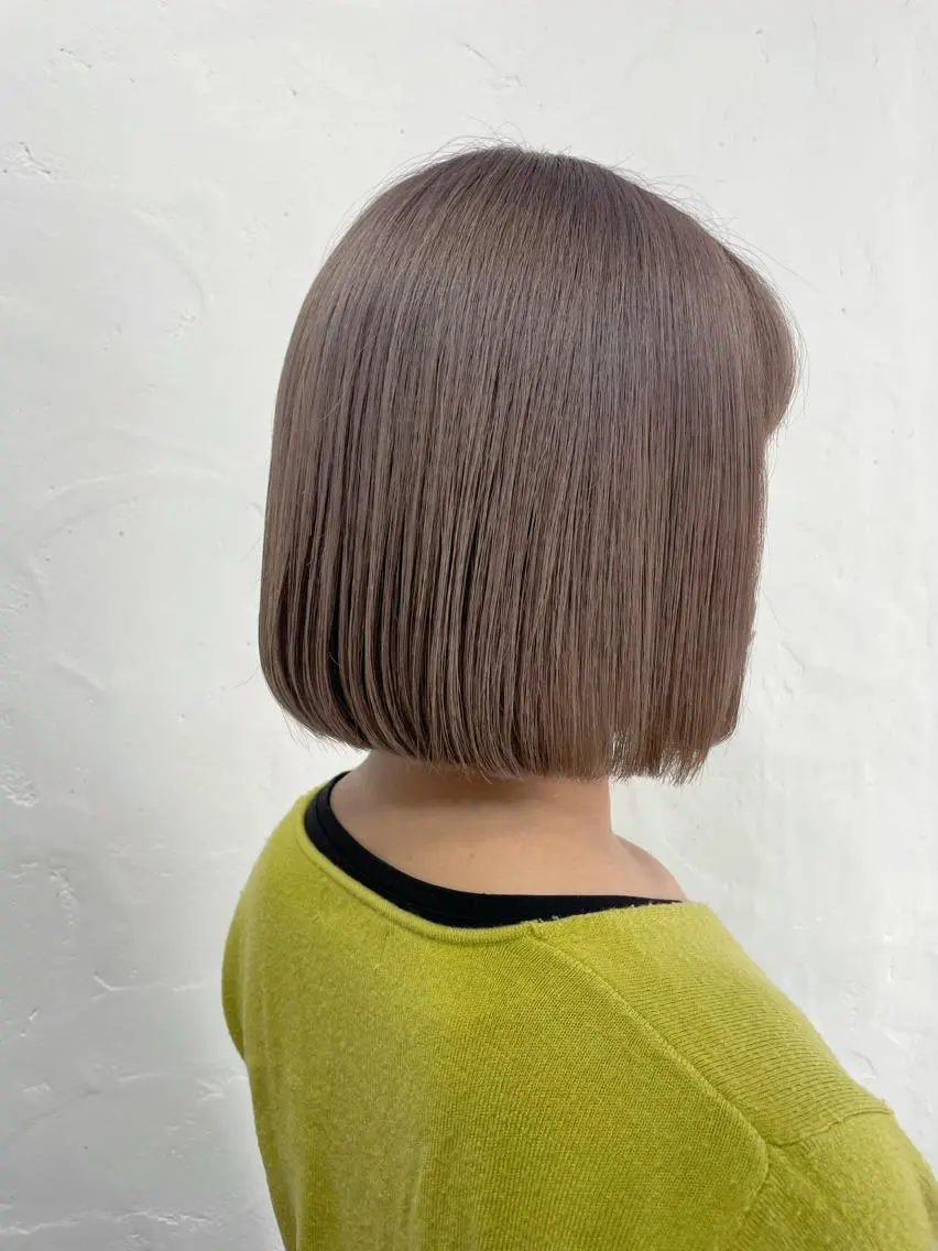 ショート カラー ベージュカラー ブリーチ ラベンダーカラー ラベンダーベージュ カット ヘアカラー トリートメント ふわっとレイヤー 🪽スガヤハルミのヘアスタイル