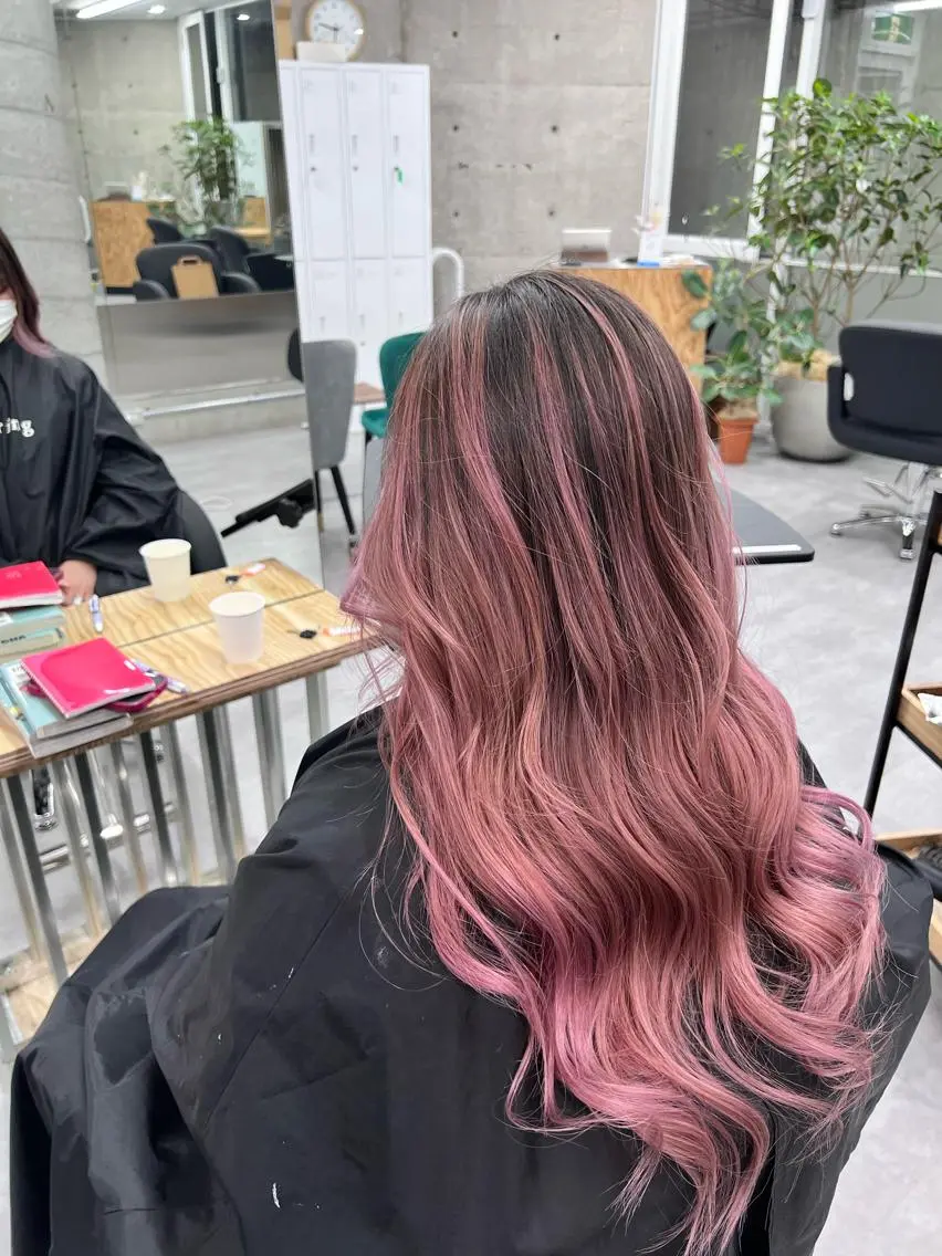 ロング レイヤーカット カット ヘアカラー トリートメント 艶髪✨ブリーチ職人 yasuのヘアスタイル