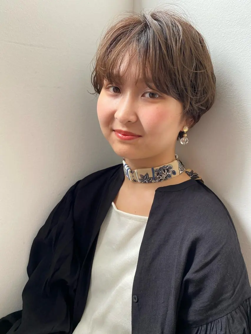ショート カラー アッシュ ベージュカラー Ash中目黒店 榊間茜のヘアスタイル